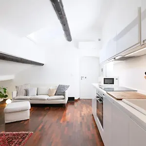 https://primopiano-pistrucci.italymilanhotels.net